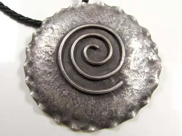 LARGE THAI HILLTRIBE SILVER PEND 148 CRTS GTT 1655