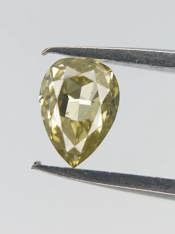 Light Yellow Diamond ,Pear Brilliant Cut Diamond Green Diamonds0.20 CTS ,
