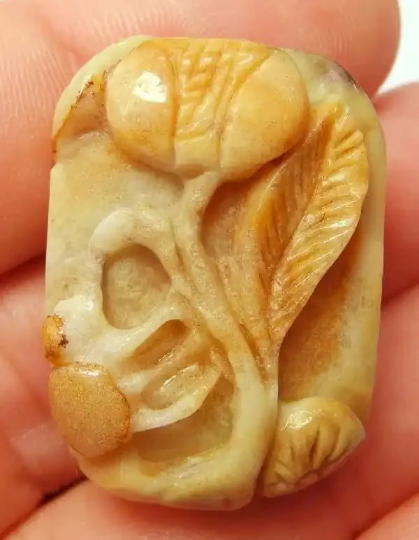 LOVELY JASPER CARVED FLOWER PENDANT BEAD