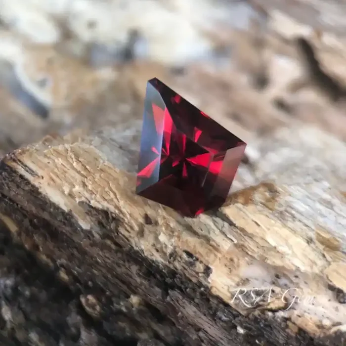 Malaya Garnet – 3.40 carats