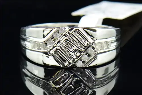 Mens 10K White Gold Round Cut Diamond Fashion DAD Ring Father‘s Day 0.12 Ct. 9mm