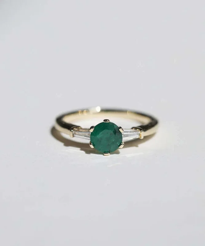 Mila Emerald Ring