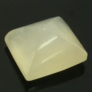 MOONSTONE PYRAMID 7.30 CARAT WEIGHT CREAM COLORED GEMSTONE