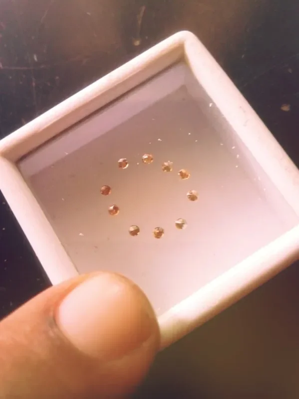 NATURAL –GOLDEN-BROWN ,1.5MMSIZE-10PCS