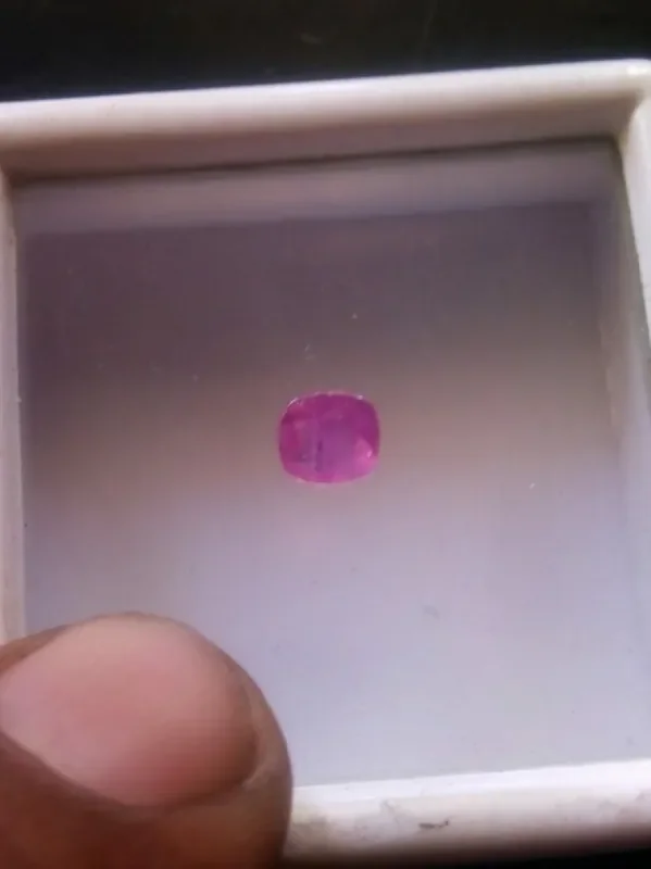 NATURAL-VIVIDPINK-SAPPHIRE- UNTREATED–0.75CTW,1PCS