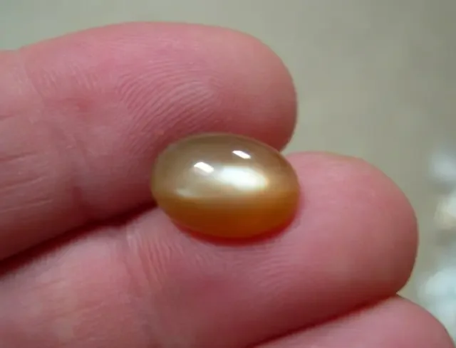 NICE HIGH QUALITY NATURAL ORANGE/HONNEY MOONSTONE 5,76 CTS