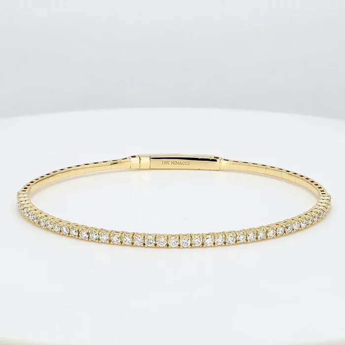 Ninacci 18K Yellow Gold Diamond Studded Lightweight Bangle