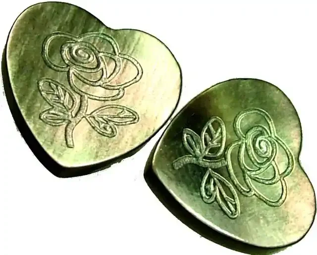 PAIR MOTHER OF PEARL CARVED HEARTS – 5.00 CTS [PF 1284]