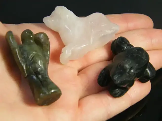 PARCEL 3 ANIMAL CARVINGS 306.90 CARATS AG1224