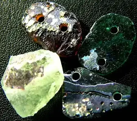 PARCEL ANCIENT GLASS-AFGANISTAN-FACE DRILLED 19.10CTS MX4773