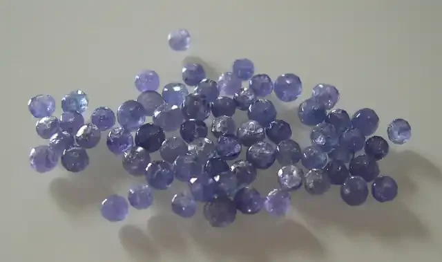 PARCEL OF NATURAL TANZANITE BEADS 40,16 CARATS