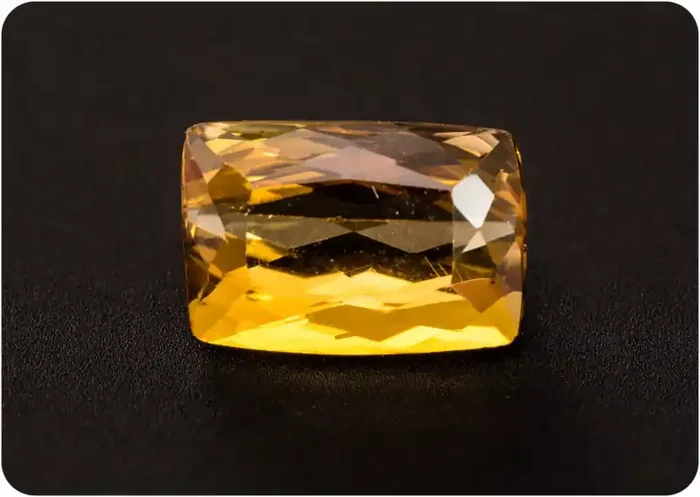 Precious Topaz 2.10 ct Brazil GPC (GIA Alumni)