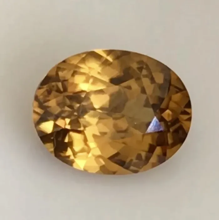 Pretty Golden Yellow Zircon – Sri Lanka H649