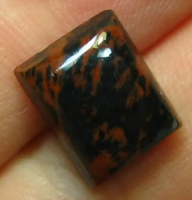 REDDISH MAHOGANY JASPER STONE 6.80 CTS