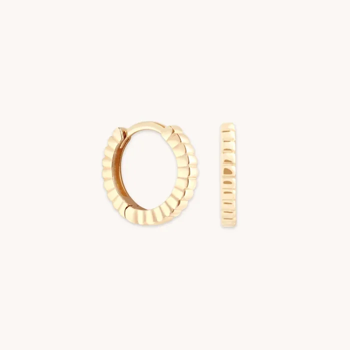 Ridged Huggies in Solid Gold