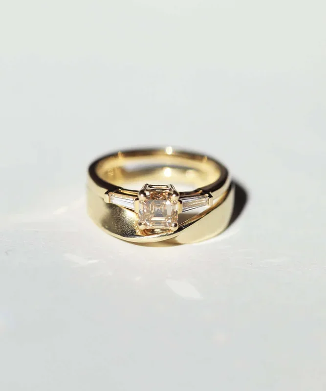 Rosa Cognac Diamond Ring l Torque Ring Gold