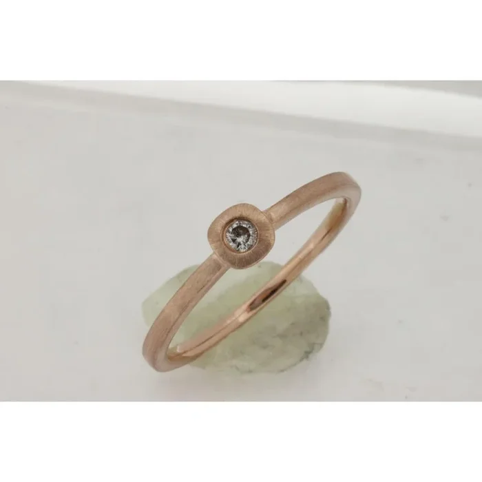 Royal 14K Rose Gold Diamond Ring – Timeless Elegance