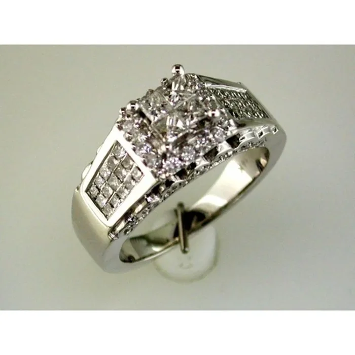 Royal 14K White Gold Princess and Round Cut Diamond Engagement Ring – 1.00 Carat Total Diamond Weight