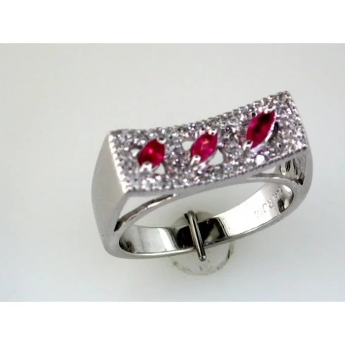 Royal 14K White Gold Ruby & Diamond Marquise Ring – 0.23 Carat Ruby, 0.37 Carat Diamond