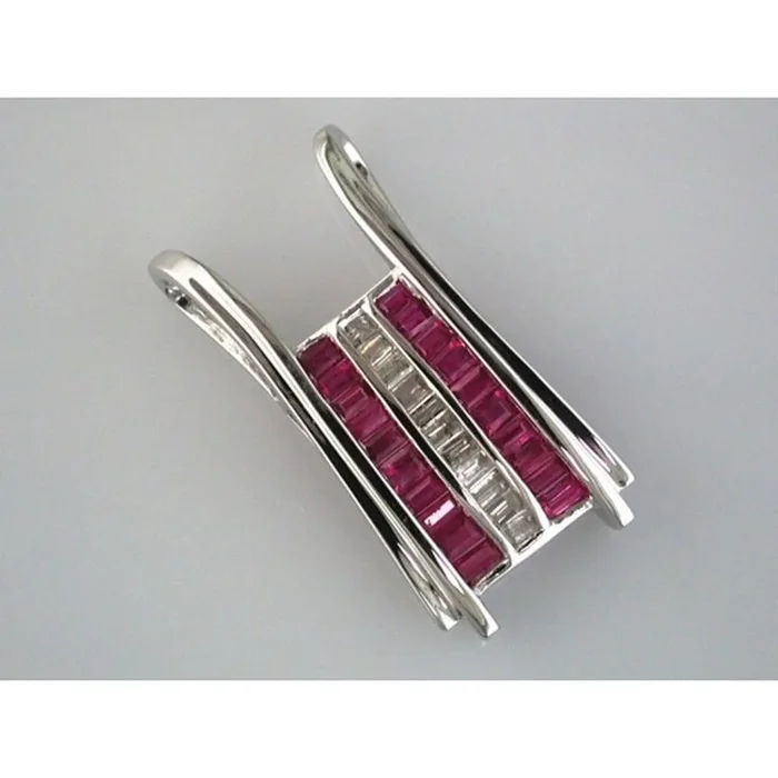 Royal 14K White Gold Ruby & Diamond Pendant – Exquisite Crimson Elegance