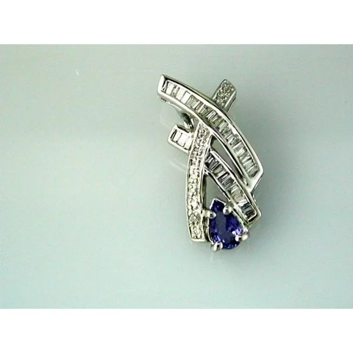 Royal 14K White Gold Tanzanite & Diamond Pendant – Exquisite Grace