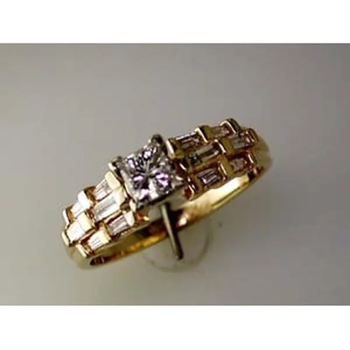 Royal 14K Yellow Gold Diamond Engagement Ring – 0.44 Carat Baguette Center