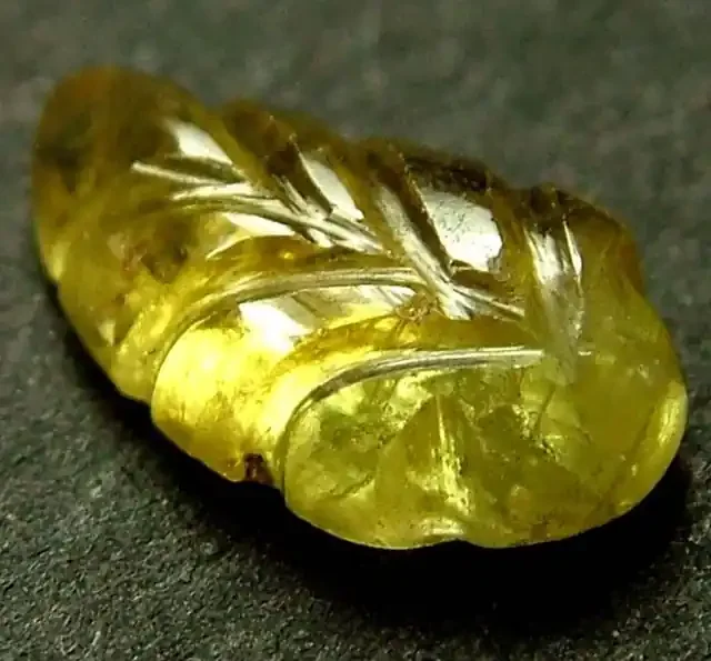 SAPPHIRE LEAF CARVINGS -NATURAL-YELLOW 1.65 CTS [TS375 ]