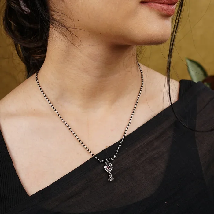 Silver Charm Mangalsutra : Parna ghungroo