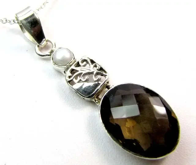 SMOKEY QUARTZ SILVER PENDANT 31.3 CTS MGMG 51