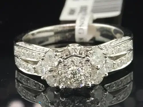 Solitaire Diamond Engagement Ring 14K White Gold Round Cut 0.96 Ct Split Shank