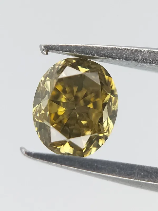 Sparkling Diamond , Oval Brilliant Diamond Green Diamond 0.19 CTS ,