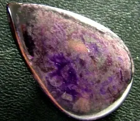 SUGULITE STONE FROM SOUTH AFRICA. 10.67 CTS [MX 7207 ]