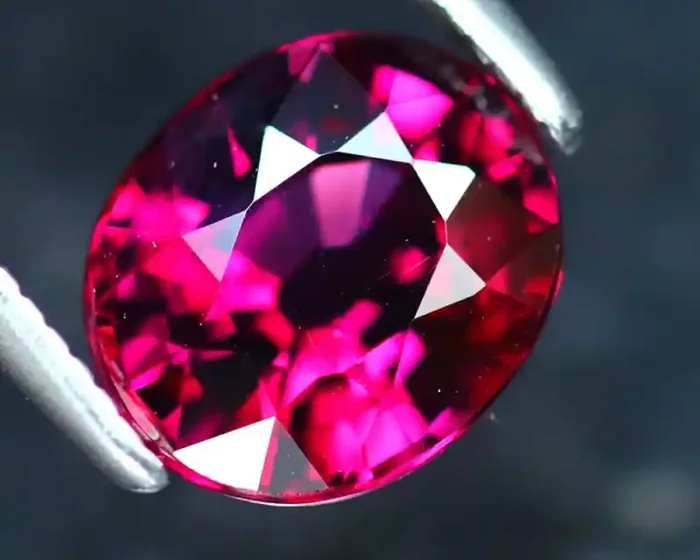 Umbalite Garnet 2.04Ct Natural VVS Umbalite Garnet EF0626/A5
