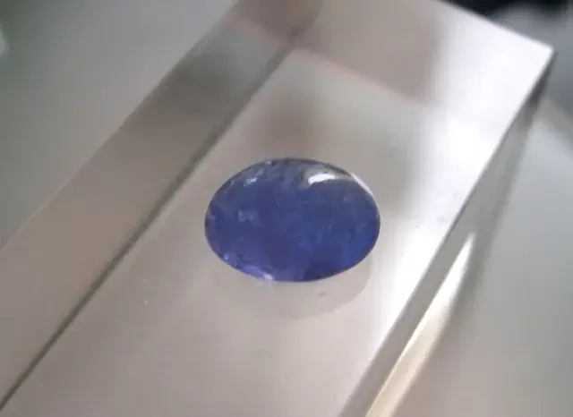 VERY NICE NATURAL TANZANITE 4,56 CTS